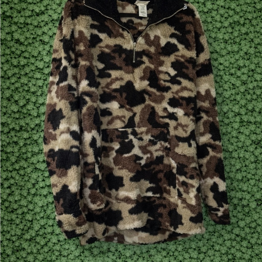 Women’s Camo Fleece Jacket - Size L
